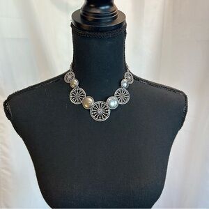 SILVER-TONE circular round medallion rhinestone chunky statement necklace
